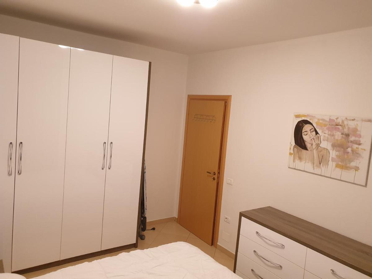 Vlorë Asta Apartments Free Private Parking מראה חיצוני תמונה